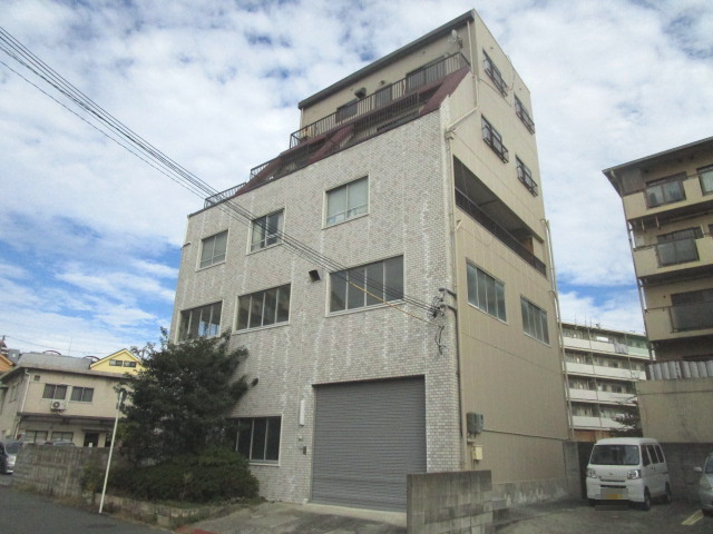 大阪市東淀川区井高野２丁目の倉庫