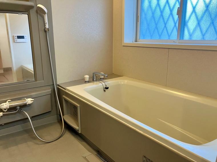 下瀬谷戸建の浴室