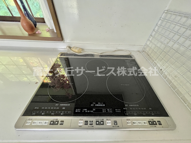 【キッチン】 | 掛川市安養寺 店舗にオススメな古民家物件 | IHクッキングヒーター