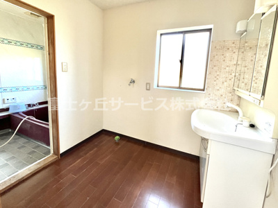 【洗面所】 | 掛川市安養寺 店舗にオススメな古民家物件 | 洗面脱衣室