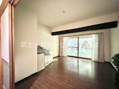 【寝室】 | 掛川市安養寺 店舗にオススメな古民家物件 | 7.5帖のお部屋は寝室にいかがでしょうか