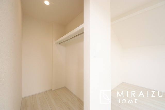 【前面道路含む現地写真】 | 前面道路☆運転が不安な方も安心な前面道路、きちんと幅員のある道路は女性にも安心です。整備されている道路は気持ちも良いですね♪