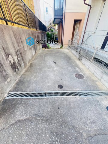 所沢市東新井町　中古戸建の駐車場|11/14　撮影