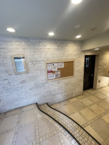 トーシンフェニックス落合駅前のロビー