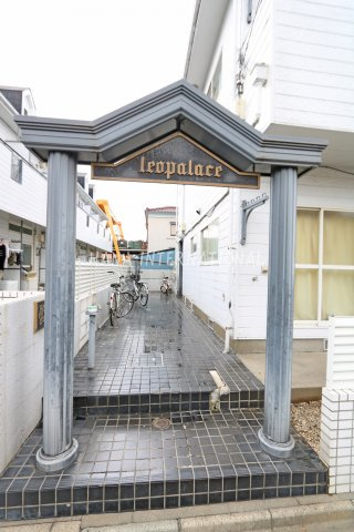 レオパレス亀有第5のエントランス