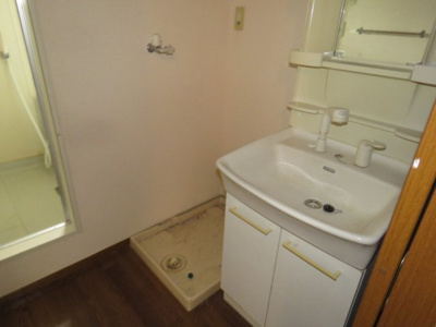 【独立洗面台】 | セーラム小仙波 | 洗濯機置場（クリーニング前）