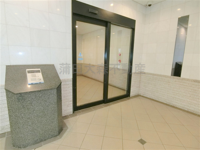 レジデンス多摩川西六郷のエントランス