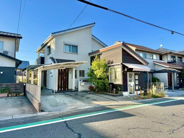 野洲市西河原　中古戸建ての外観