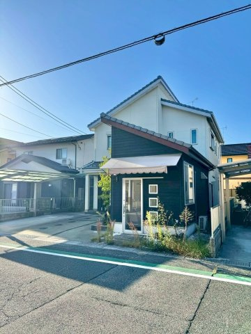 野洲市西河原　中古戸建ての外観
