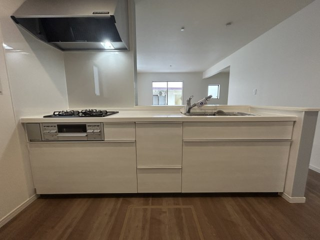 LG八重瀬町具志頭〈4号棟〉のキッチン