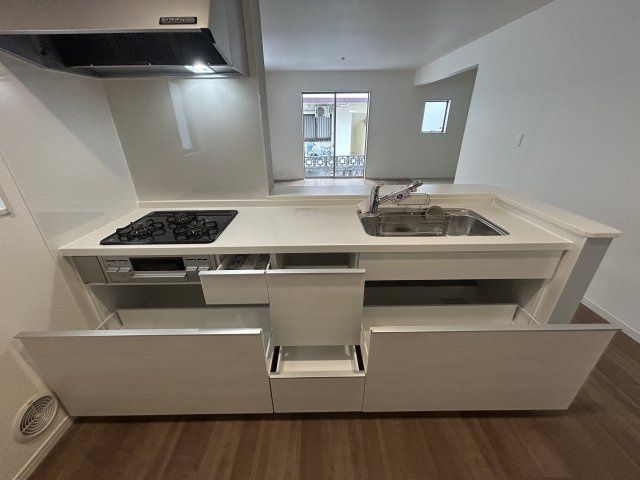 LG八重瀬町具志頭〈4号棟〉のキッチン