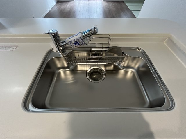 LG八重瀬町具志頭〈4号棟〉のキッチン