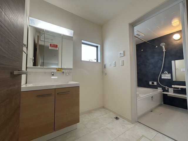 LG八重瀬町具志頭〈4号棟〉の独立洗面台