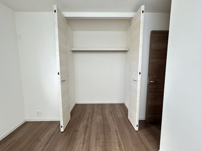 LG八重瀬町具志頭〈4号棟〉の収納