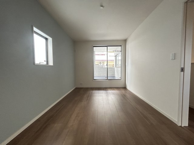 LG八重瀬町具志頭〈4号棟〉の洋室