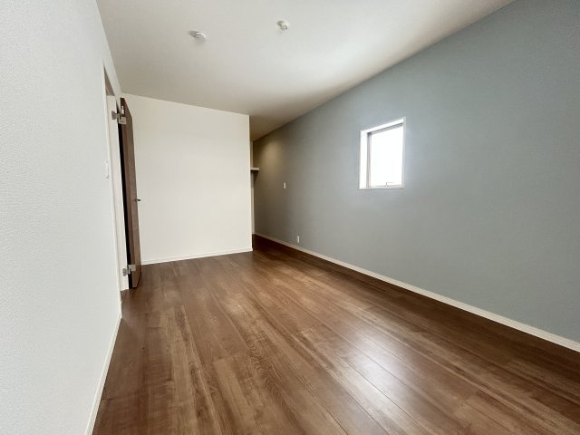 LG八重瀬町具志頭〈4号棟〉の洋室