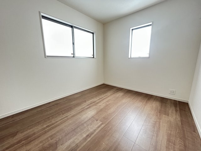 LG八重瀬町具志頭〈4号棟〉の洋室