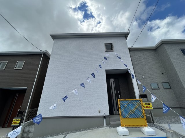 LG八重瀬町具志頭〈4号棟〉の外観