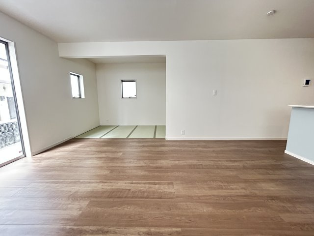 LG八重瀬町具志頭〈4号棟〉の居間・リビング