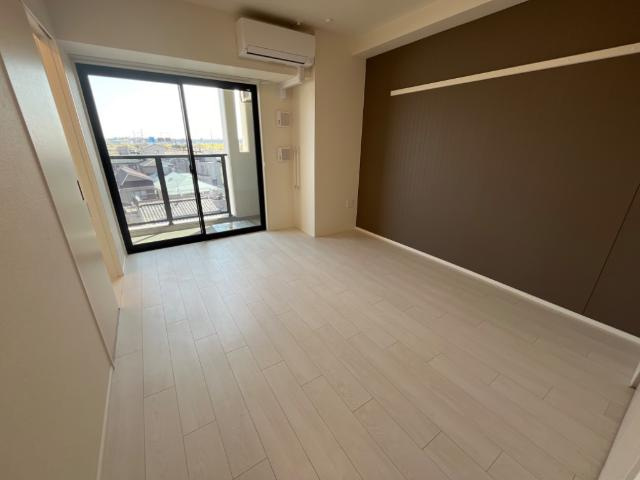 フリーダムファンの内装|洋室