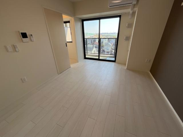 フリーダムファンの内装|洋室