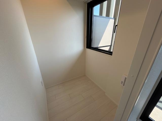 フリーダムファンの内装|書斎