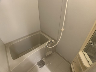 浴室乾燥機付きで便利です