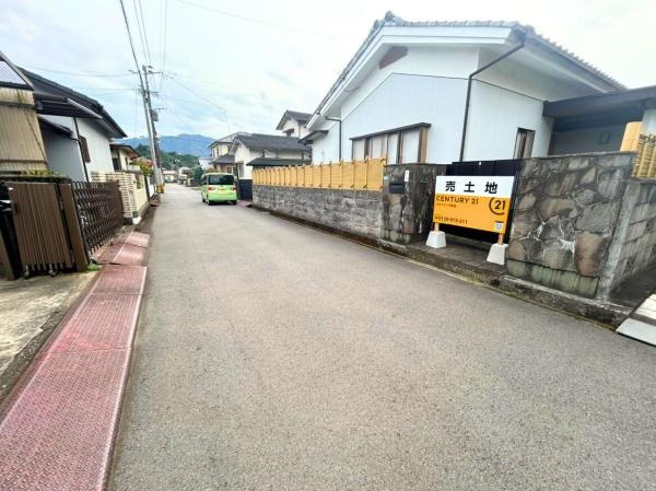小野鶴南1丁目　土地の前面道路含む現地写真|前面道路を含む現地（2025年11月撮影）