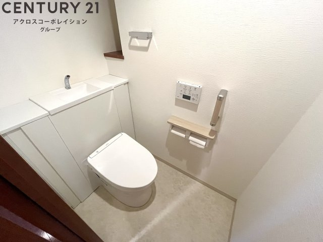トイレもきれいでウォシュレット付きです
