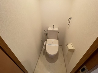 ウォシュレット付きのトイレです♪