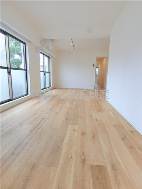 レジデンス多摩川西六郷の居間・リビング