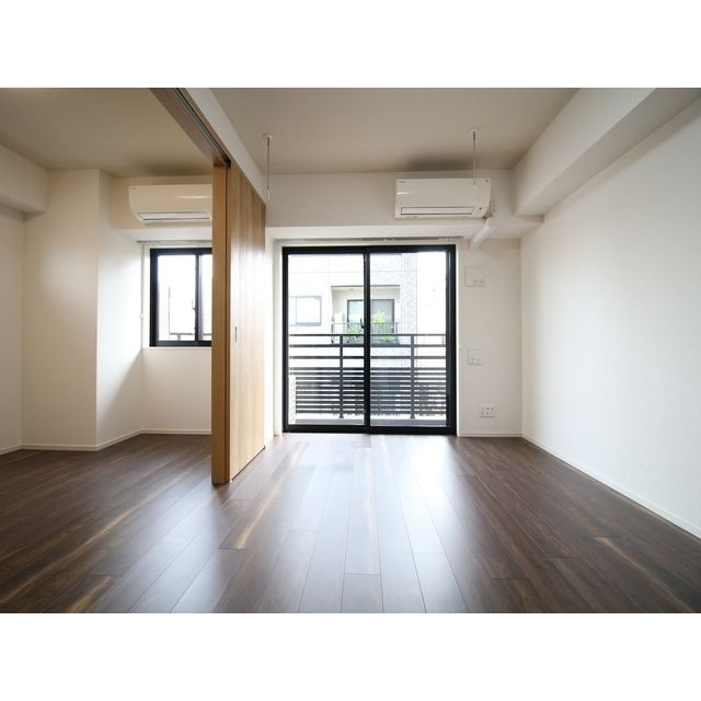 プレール・ドゥーク浅草Ⅳの居間・リビング