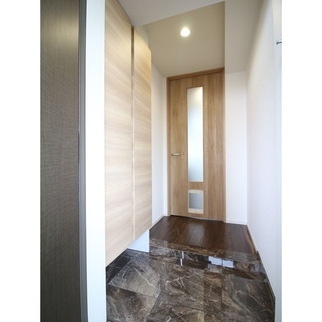 プレール・ドゥーク浅草Ⅳの玄関