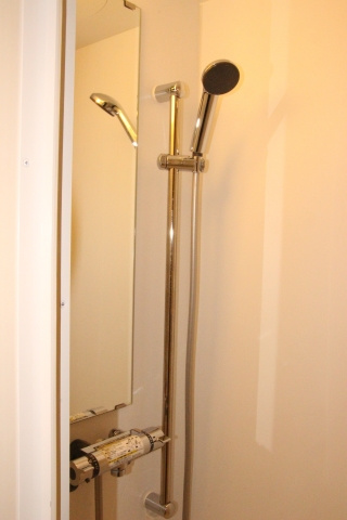 リヴィエール明大前の浴室|シャワールーム・トイレ別(同一仕様写真）