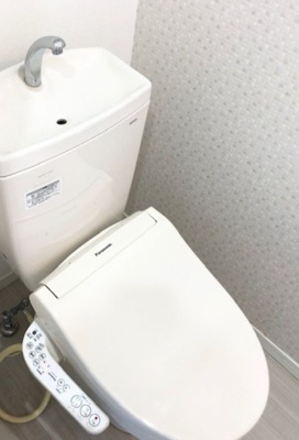 【トイレ】 | リヴィエール明大前 | 温水洗浄機能付トイレ☆(同一仕様写真）