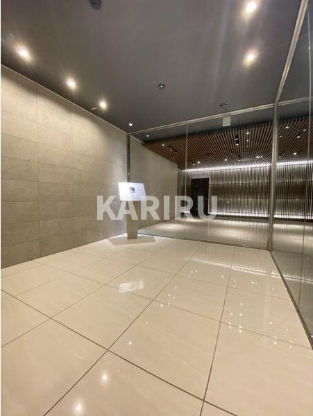 スプランディッド新大阪EASTのエントランス