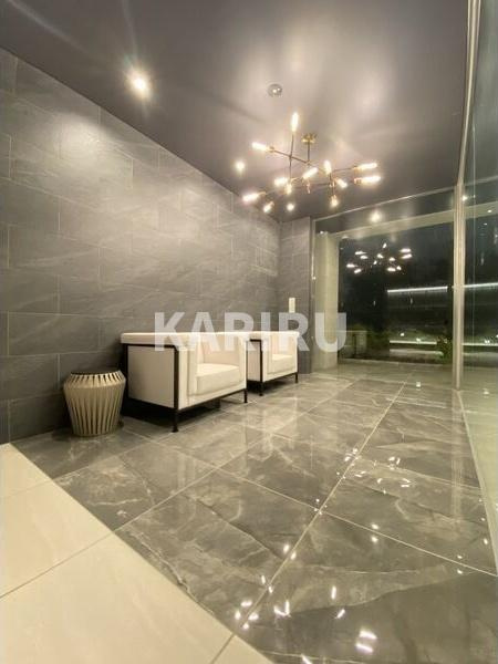 スプランディッド新大阪EASTのロビー