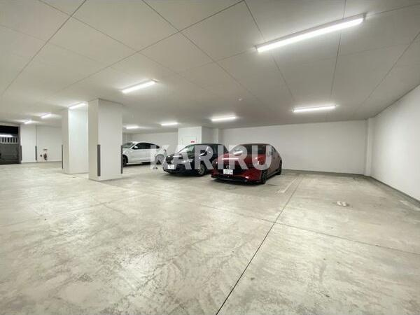 スプランディッド新大阪EASTの駐車場