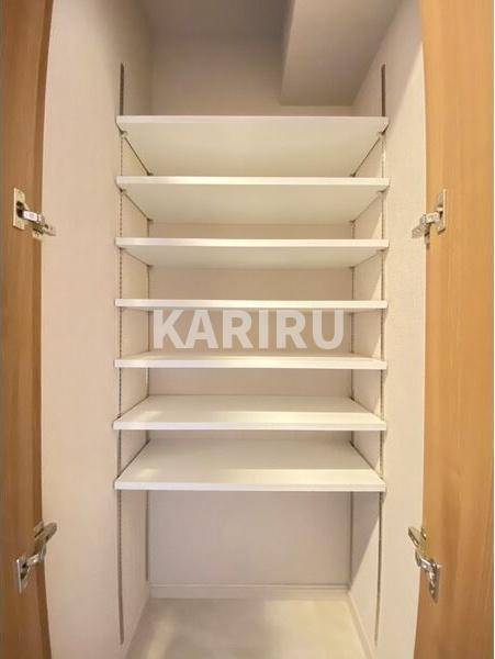 スプランディッド新大阪EASTの内装|バルコニー付きです