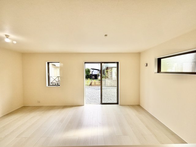【仲介手数料無料／津島市】津島市宮川町2丁目　リーブルガーデン　新築戸建　3号棟の居間・リビング