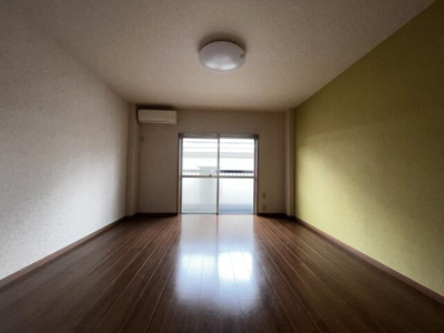 【居間・リビング】 | 粉川マンション