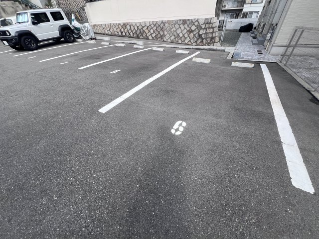 クローバー富士5号館の駐車場
