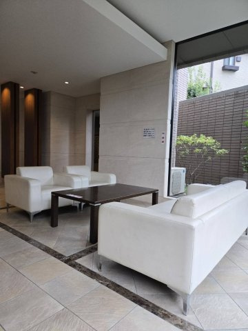 サーパス熊谷駅前のロビー