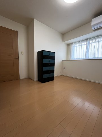 サーパス熊谷駅前の洋室