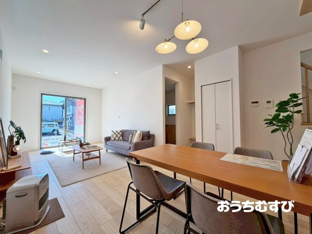 春日井市小木田町(全2棟)A区画の居間・リビング