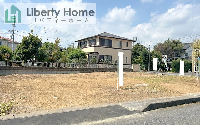 牛久市中央2丁目　新築戸建　2号棟の前面道路含む現地写真