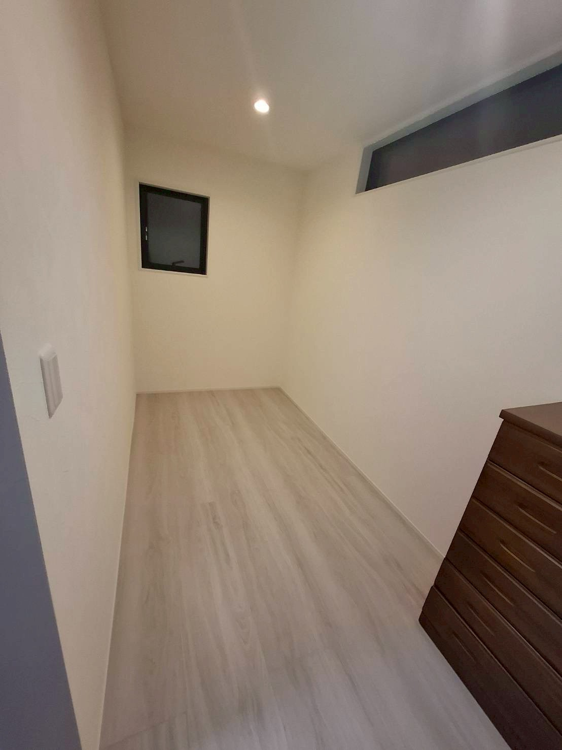 北群馬郡吉岡町南下408-2の洋室