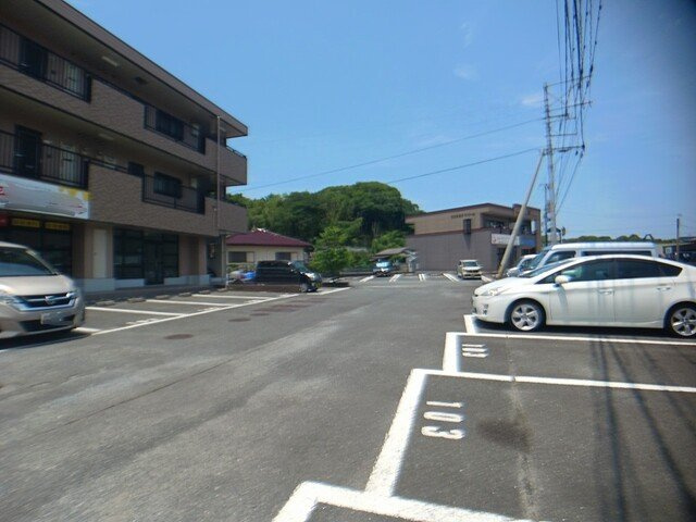 サンヴィレッジ宮園の駐車場