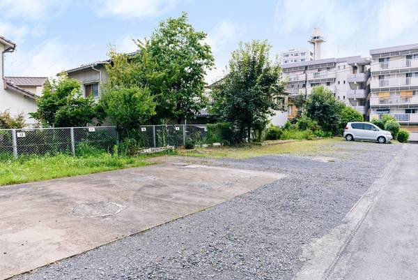 ビレッジハウス萩原4号棟の駐車場