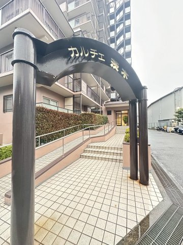 カルチェ茨木のエントランス